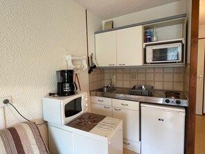 冰箱、微波炉、烤箱、茶具/咖啡用具