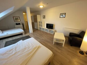 1 bedroom, free WiFi, bed sheets