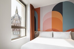 Chambre Double Standard | Bureau, rideaux occultants, chambres insonorisées