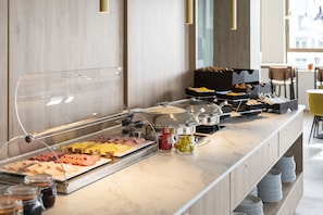 Desayuno buffet todos los días (con cargo)