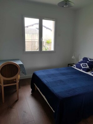4 habitaciones, tabla de planchar con plancha y wifi gratis 