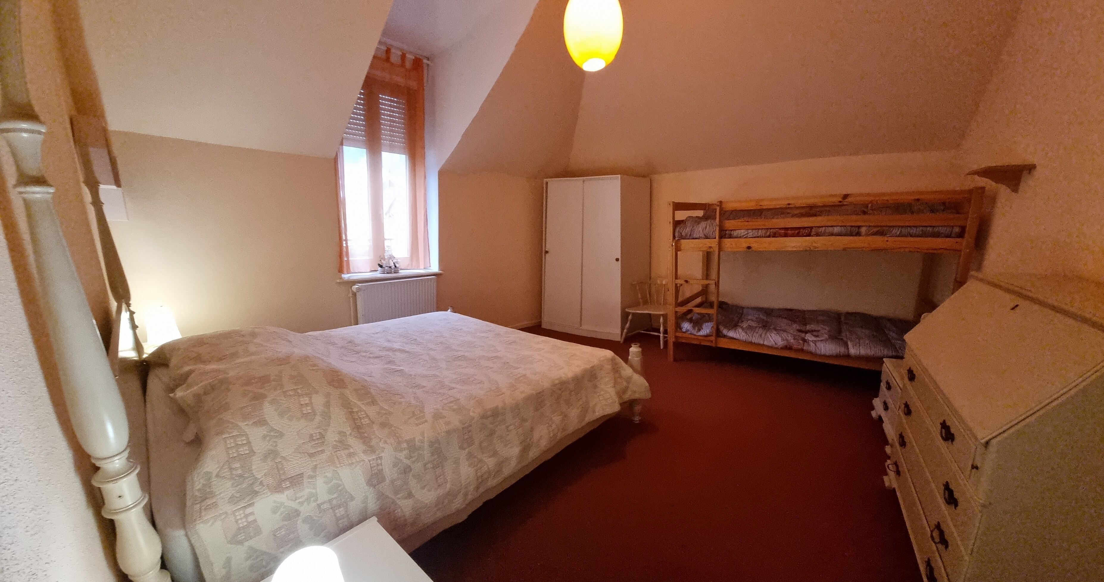 1 chambre, fer et planche à repasser, lit parapluie, Wi-Fi gratuit