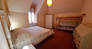 1 bedroom, iron/ironing board, travel cot, free WiFi - GITE Eglantine  (Ventron)