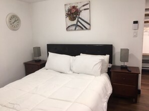 1 habitación, tabla de planchar con plancha, wifi gratis y ropa de cama