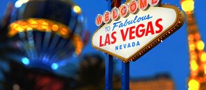 Point of interest - Carriage House condo sleeps 4 - NO resort fee, FREE Wi-Fi, FREE parking (Las Vegas)