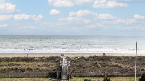 Beautiful Beach Cabin close to everything!