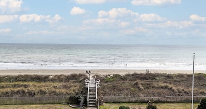 Beautiful Beach Cabin close to everything!