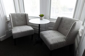 Standard Queen | Free WiFi, bed sheets