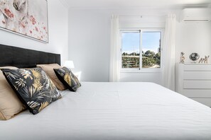 4 chambres, bureau, fer et planche à repasser, Wi-Fi gratuit