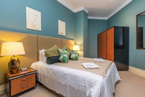 1 chambre, bureau, fer et planche à repasser, Wi-Fi gratuit