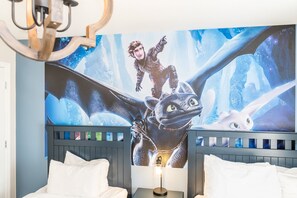 8 habitaciones y espacio para trabajar con laptop 