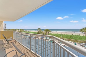 Property grounds - Bay Watch 240-2BR/2BA Oceanfront Condo in North Myrtle Beach (North Myrtle Beach)