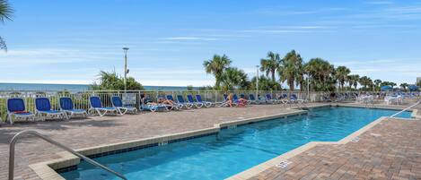 Piscine couverte, piscine extérieure