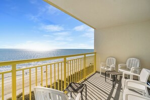 Property grounds - Bay Watch 915-3BR/3BA Oceanfront Condo in North Myrtle Beach (North Myrtle Beach)