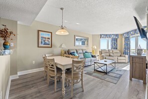 TV, books - Bay Watch 915-3BR/3BA Oceanfront Condo in North Myrtle Beach (North Myrtle Beach)