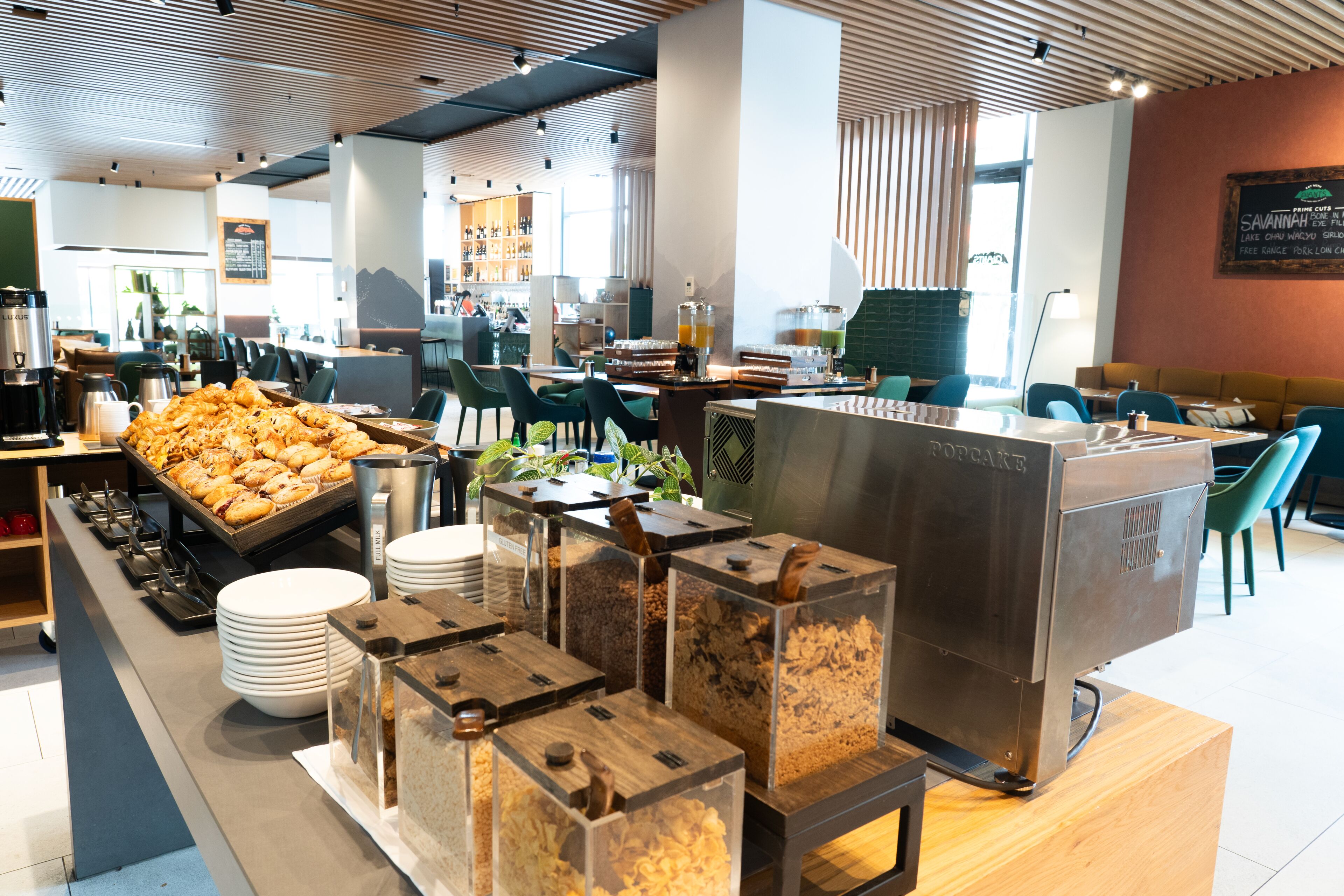 daily full breakfast for a fee