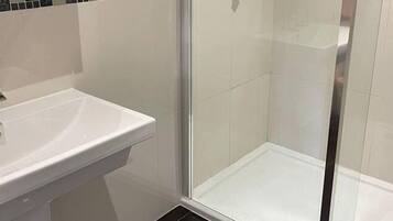 House | 3 bedrooms, iron/ironing board, free WiFi, bed sheets