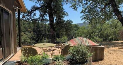 VIEWS!! Last Minute/Longer Stay SPECIALS!