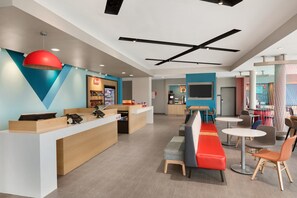 Reception - avid hotel Chicago O’Hare – Des Plaines by IHG (Des Plaines)