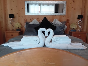 2 chambres, bureau, fer et planche à repasser, Wi-Fi gratuit