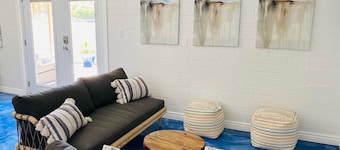 Riverfront Oasis! Sleeps 9