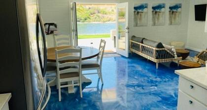 Riverfront Oasis! Sleeps 9