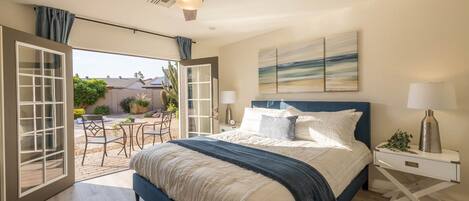 4 chambres, bureau, fer et planche à repasser, lit parapluie