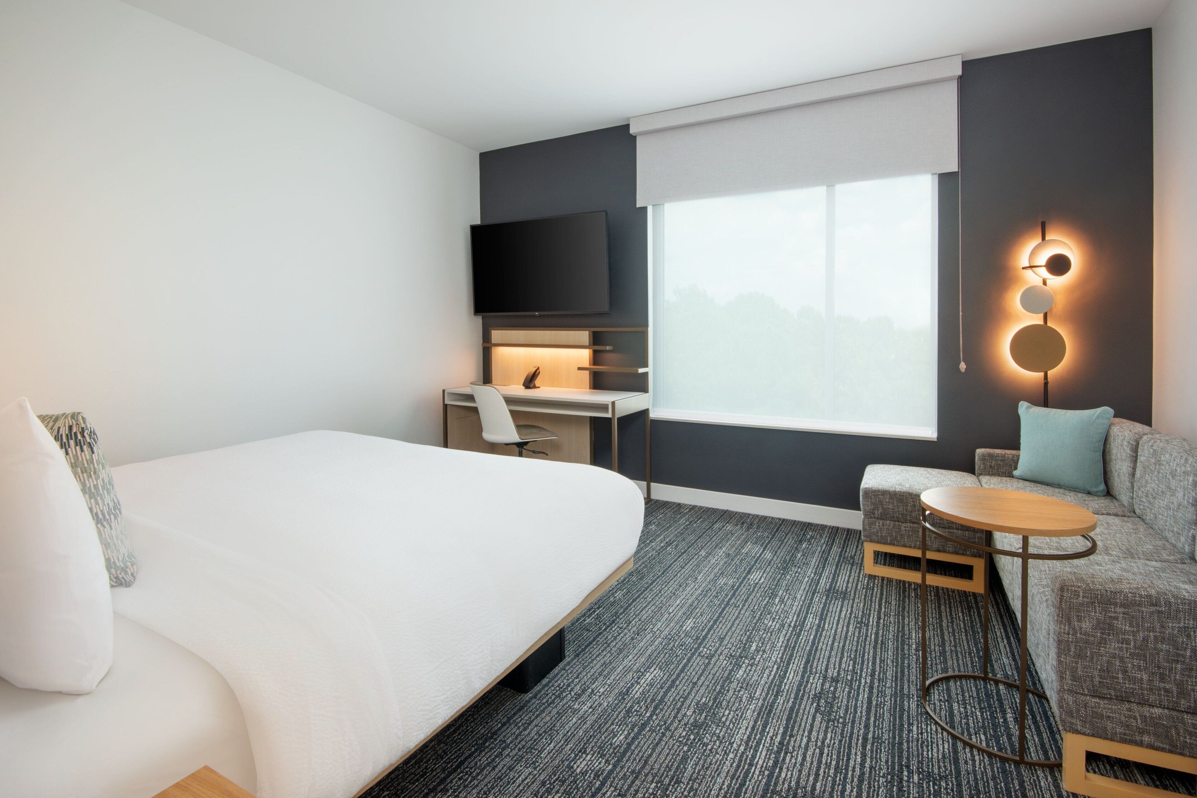 studio, 1 king bed with sofa bed | desk, laptop workspace, iron/ironing board, free wifi