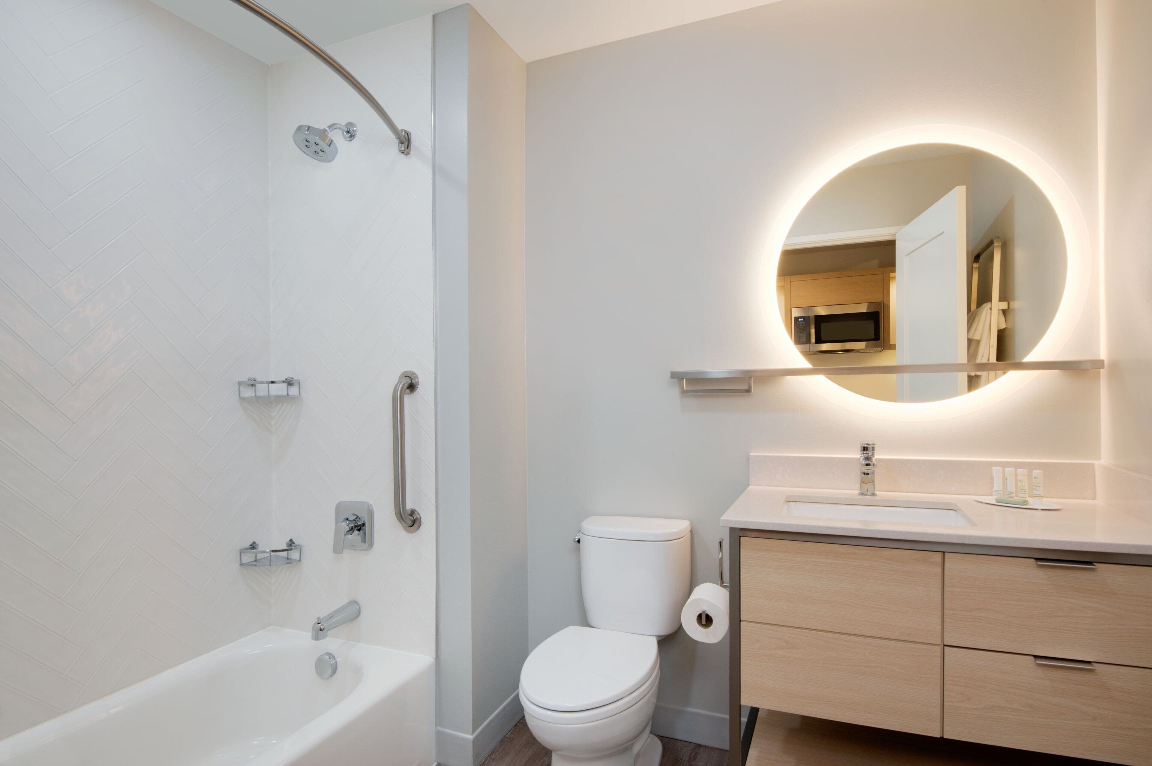 free toiletries, hair dryer