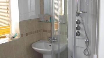 Family Room | Bathroom | Towels