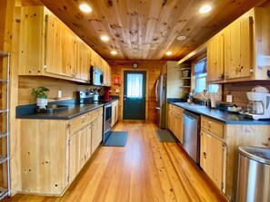 雪櫃、微波爐、焗爐、爐具