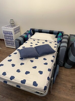 2 室のベッドルーム、WiFi (無料)