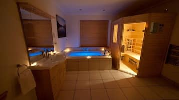 Indoor spa tub