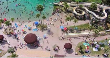 Stunning "Nature Coast"FL Salt-water Pool getaway