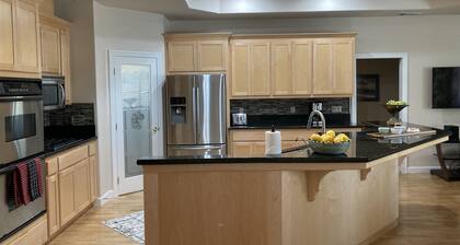 Relaxing and Inviting Home, 2 Prime Suites, seasonally heated pool on 2.5 acre.