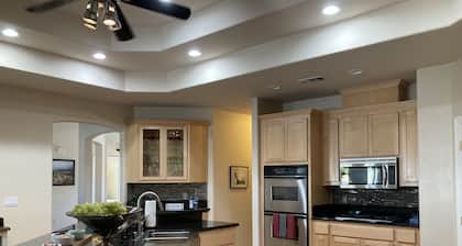 Relaxing and Inviting Home, 2 Prime Suites, seasonally heated pool on 2.5 acre.