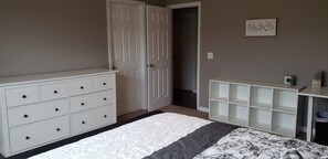 3 chambres, bureau, Wi-Fi gratuit, draps fournis