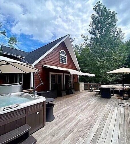 CATSKILLS Modern Cabin Brookside