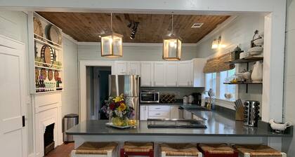 Rustic retreat — Car Service Available to& from Oxford, Tunica, Memphis