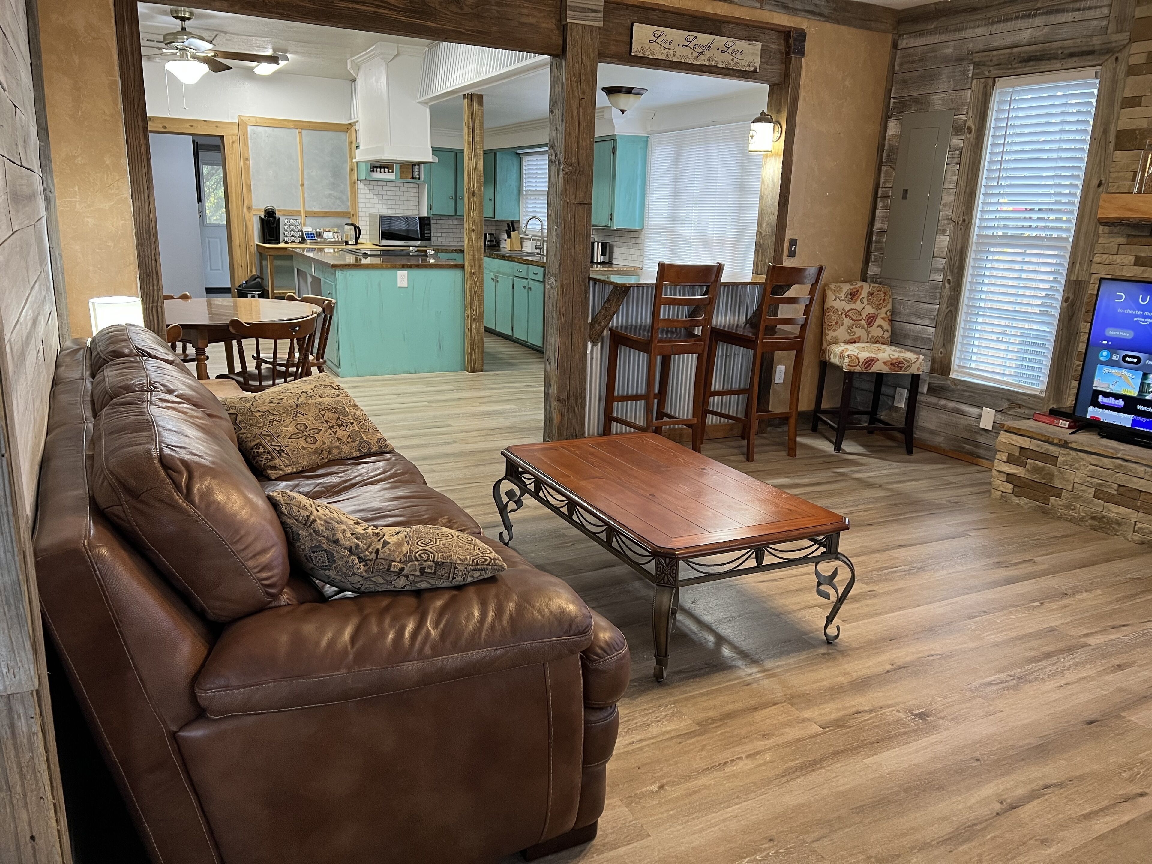 Una Smart TV, un reproductor de DVD