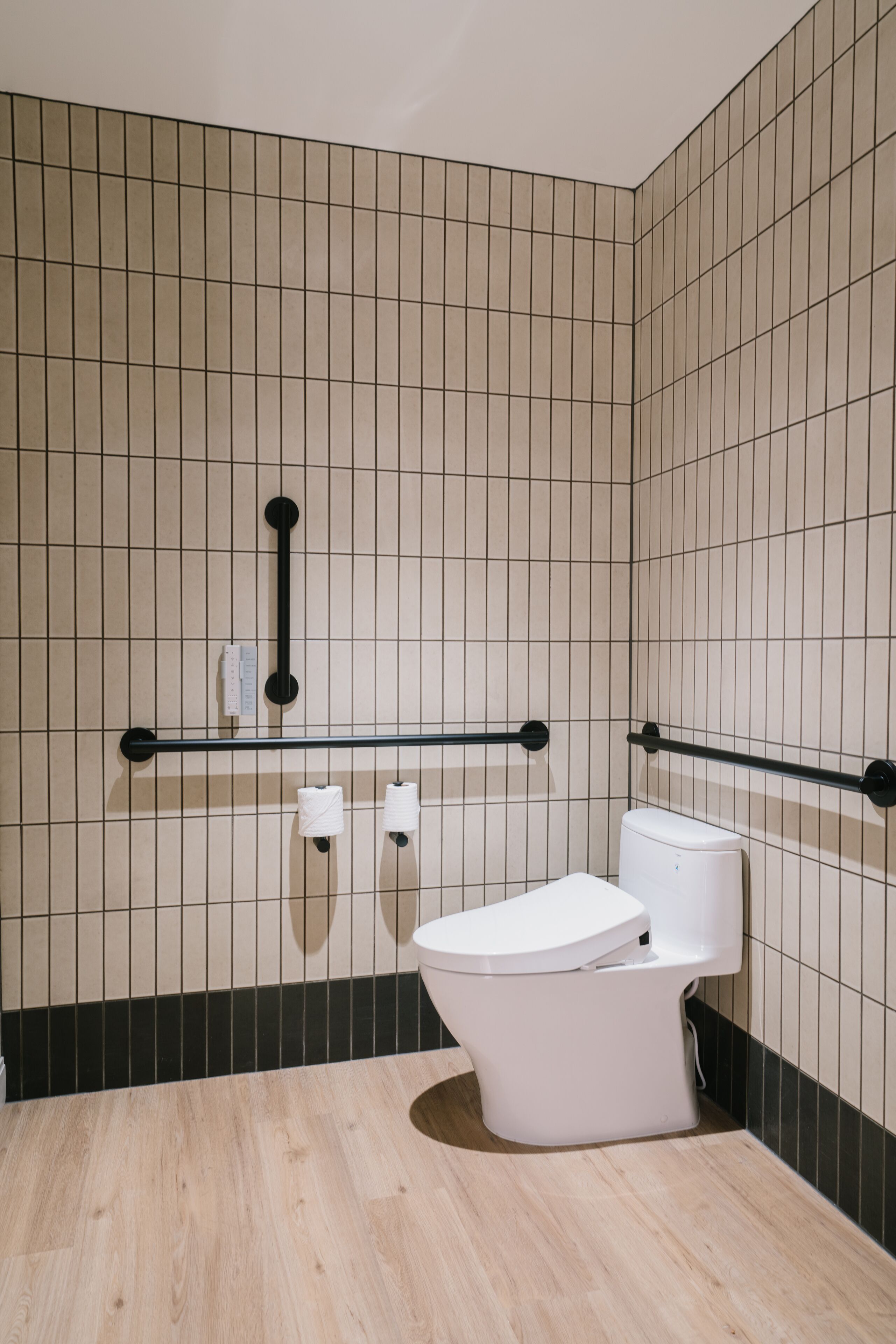 signature suite | bathroom | shower, eco-friendly toiletries, towels