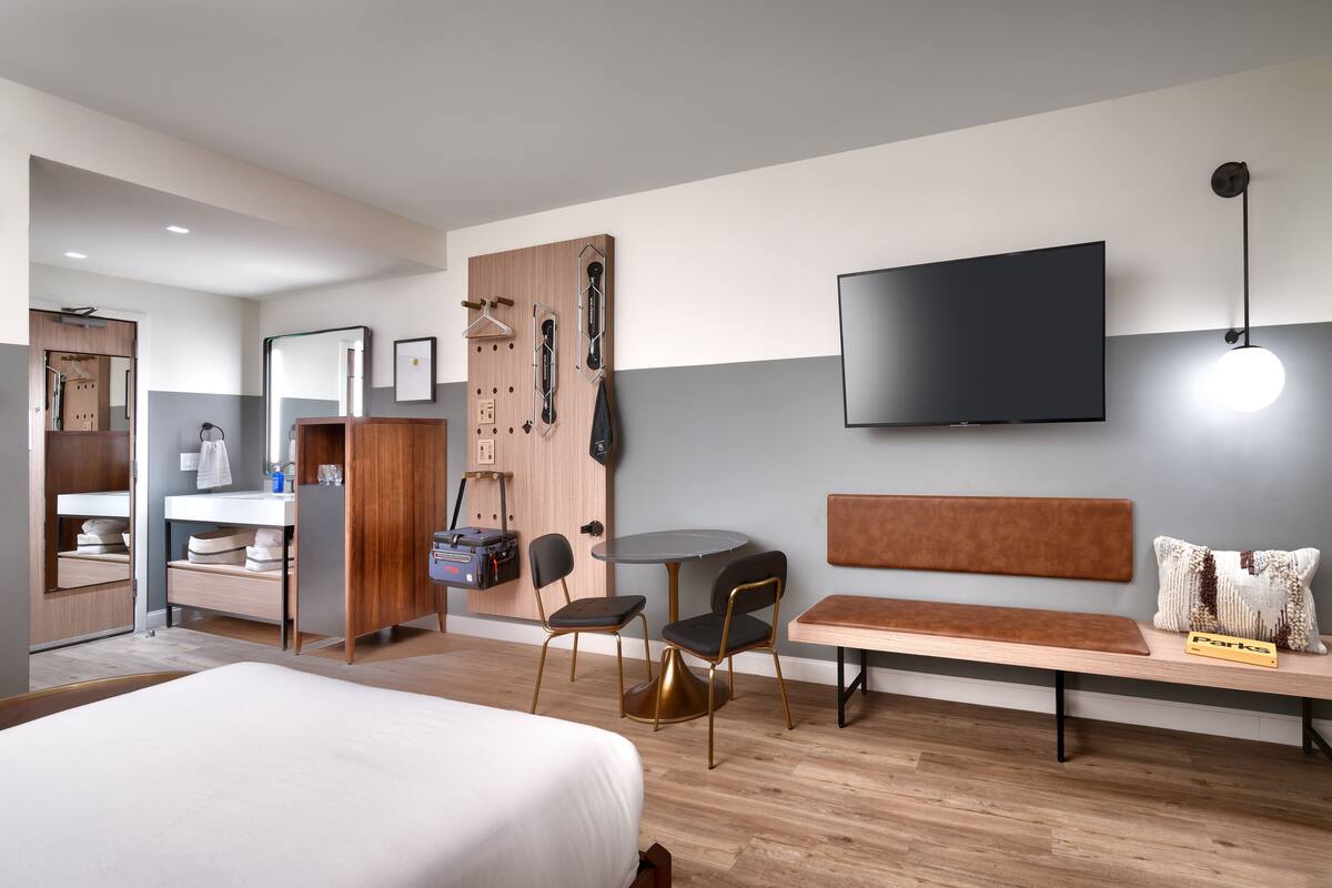 1 bedroom, premium bedding, memory-foam beds, in-room safe