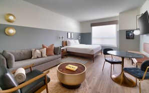 Premium bedding, memory-foam beds, in-room safe, desk - Gravity Haus Moab (Moab)