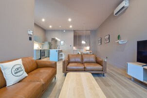 Loft, 1 King Bed | Living area