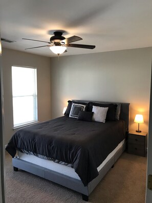 1 bedroom, WiFi, bed sheets - Simple Serenity (Fredericksburg)