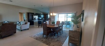Nice 3 Bedroom, 2 Bath Home, Sleeps 6 w/golf cart