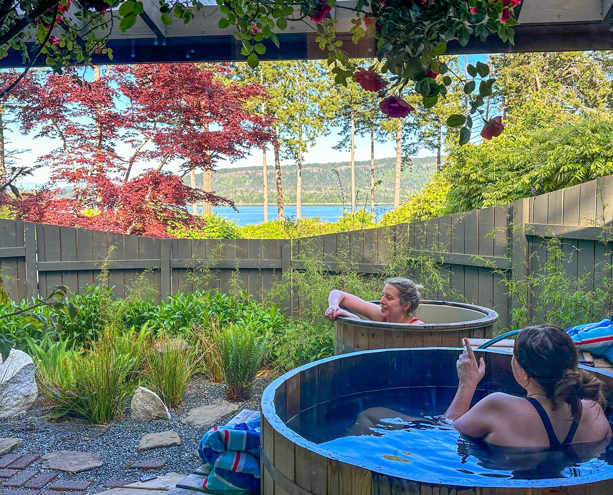 Outdoor spa tub