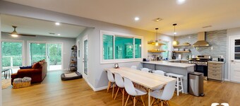 Lakefront Retreat, Renovated, Pet Friendly, Close to All Area Attractions