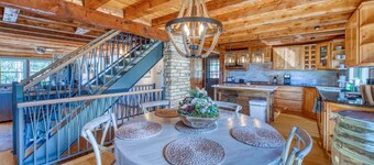 Spacious cabin in the woods w/ a private hot tub, deck, & fireplace SUV needed