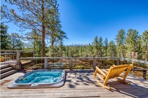 Tina de hidromasaje al aire libre